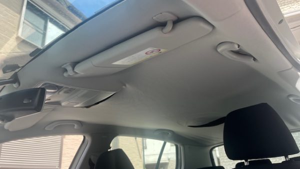 フォルクスワーゲンゴルフ６天井張替え　剥がれ│東京都新宿区