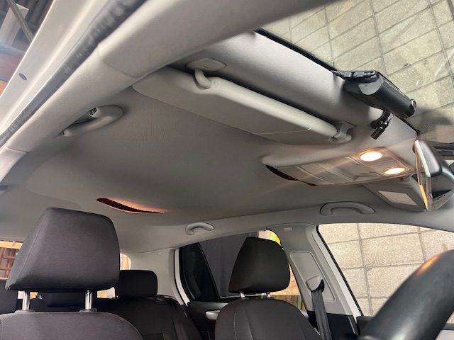 フォルクスワーゲンゴルフ6天井張り替え