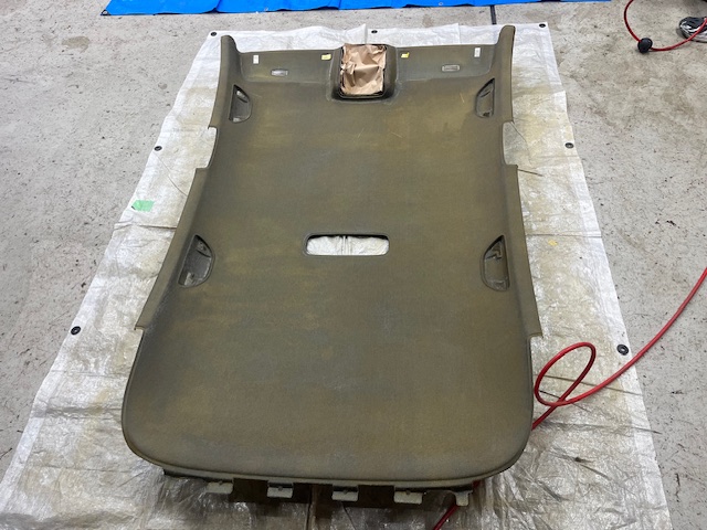 フォルクスワーゲンゴルフ6天井張り替え