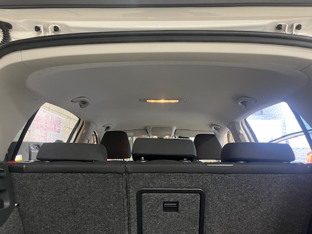 フォルクスワーゲンゴルフ6天井張り替え