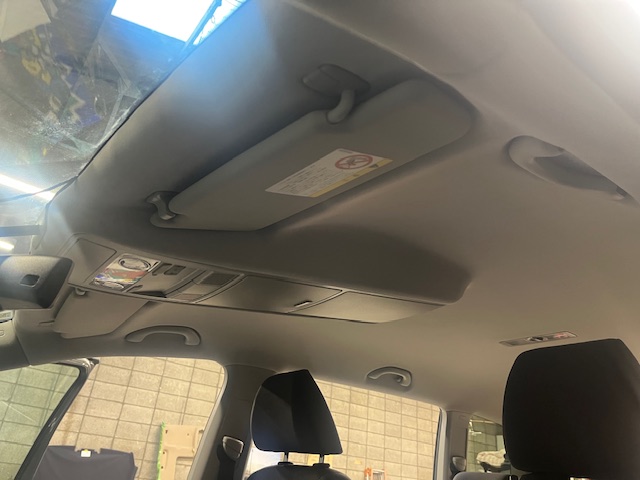 フォルクスワーゲントゥーラン天井張り替え