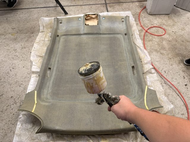 レンジローバーイヴォーク天井張替え