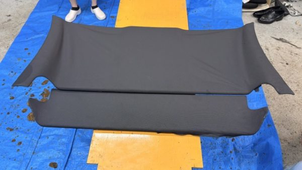 フェラーリ458SP 天井張替え｜垂れた天井をダークグレーへ張替え