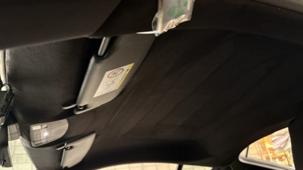 ポルシェ718ケイマンの天井（垂れ・剥がれ）修理｜スエード張替え＋断熱材施工【横浜市】