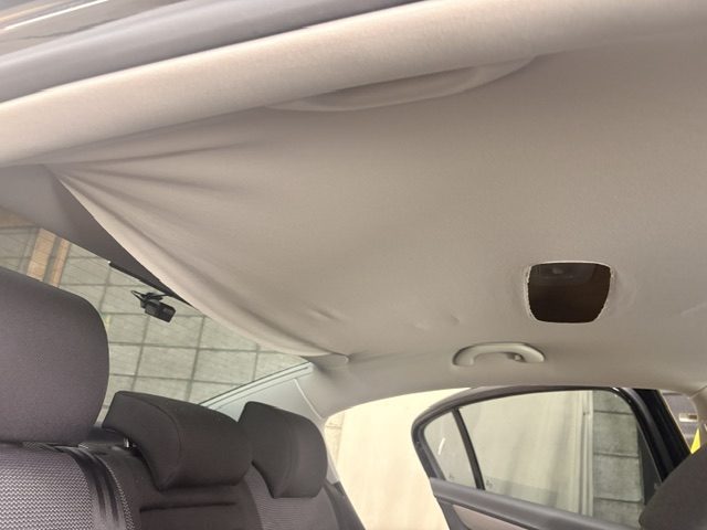 VWパサートの天井垂れを張替え修理